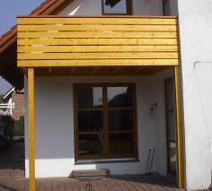 Holzbalkon